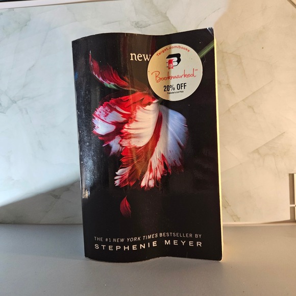 New Moon by Stephenie Meyer‎ Paperback Book Twilight Saga Romance - Picture 1 of 3